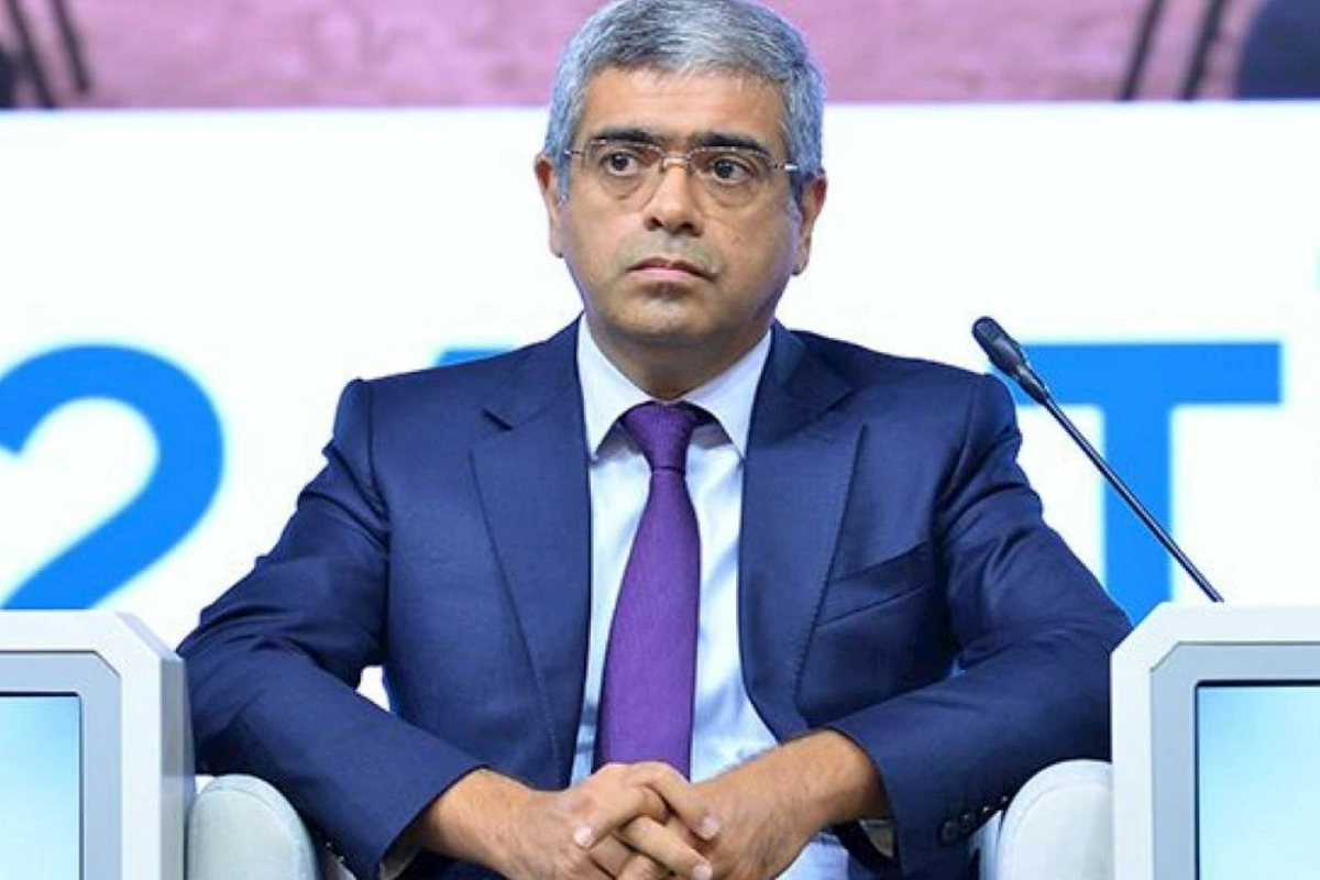 Nazir maaşlardan danışdı