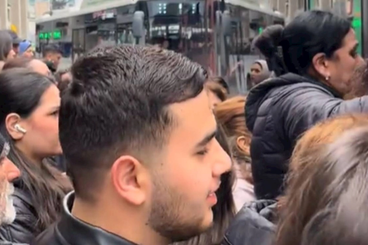 Bəzən avtobus vaxtında gəlmir, sərnişinlər aqressivləşirlər, əvəzini sürücüdən çıxmağa çalışırlar