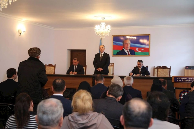 Sevindik Hətəmov İcra Hakimiyyətində vətəndaş qəbulu keçirdi — FOTOLAR