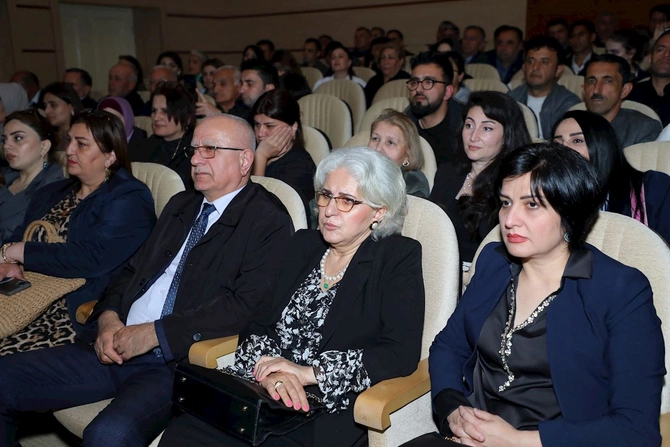 Dövlət Mahnı Teatrının Lənkəranda qastrol konserti böyük maraqla qarşılandı — FOTOLAR Dövlət Mahnı Teatrının Lənkəranda qastrol konserti böyük maraqla qarşılandı — FOTOLAR
