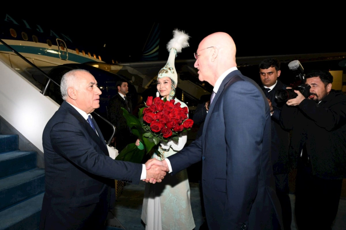 Əli Əsədov Qazaxıstana işgüzar səfərə gəlib
