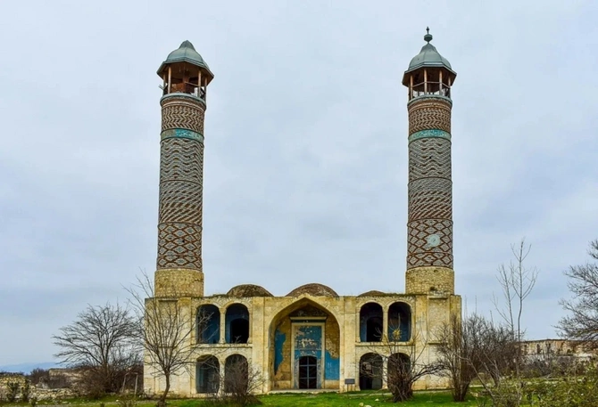 İrəvandan Qarabağa qədər silinən tarix