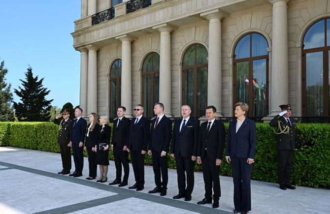 Latviya Prezidentinin rəsmi qarşılanma mərasimi — FOTOLAR