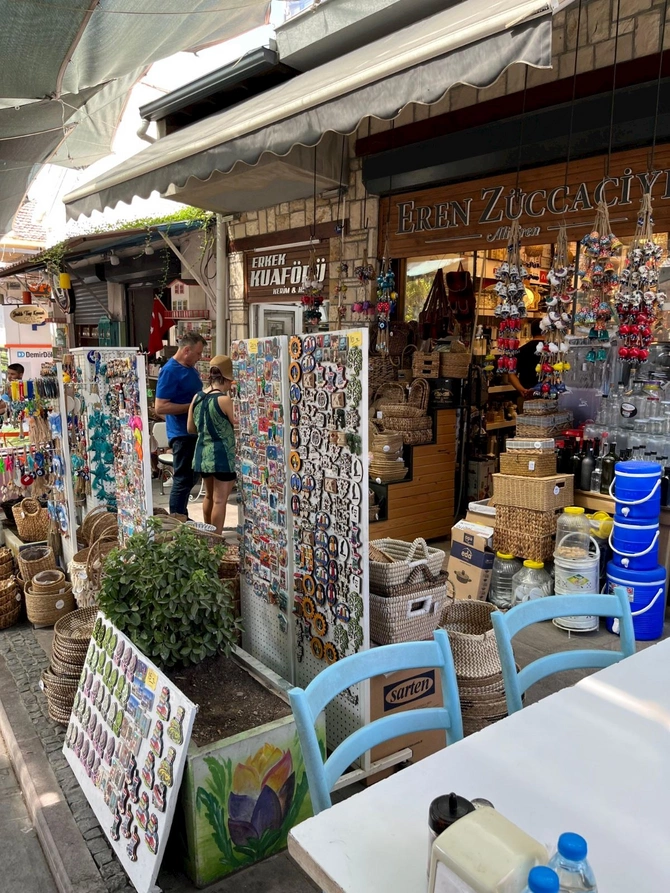 İzmir mətbəxi: Egey dadlarının şəhəri — FOTOLAR