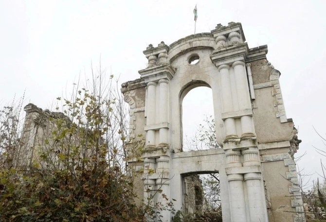 İrəvandan Qarabağa qədər silinən tarix