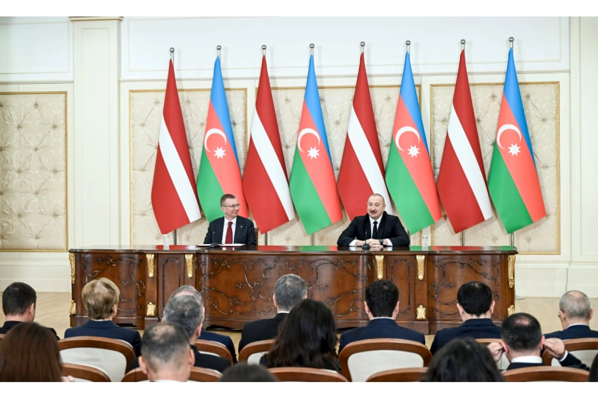 Prezidentlər mətbuata bəyanatlarla çıxış ediblər — FOTOLAR (YENİLƏNİB)