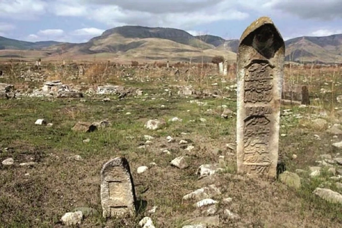 İrəvandan Qarabağa qədər silinən tarix