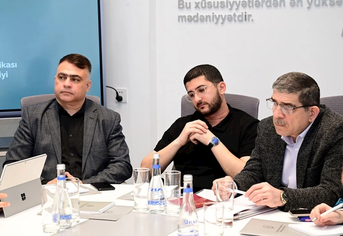 Azərbaycanda sənət tənqidi yeni mərhələdə — Nazir müzakirələr apardı (FOTOLAR)