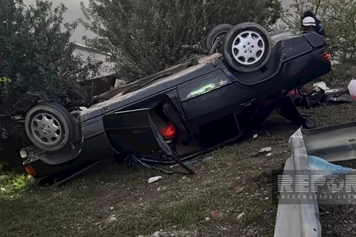 Tağıyev qəsəbəsində avtomobil aşdı: Ölən var — FOTOLAR