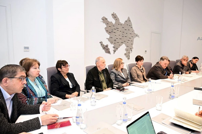 Azərbaycanda sənət tənqidi yeni mərhələdə — Nazir müzakirələr apardı (FOTOLAR)