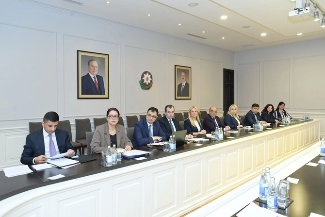 Emin Əmrullayev internat məktəblərinin direktorları ilə görüşüb — FOTOLAR Emin Əmrullayev internat məktəblərinin direktorları ilə görüşüb — FOTOLAR