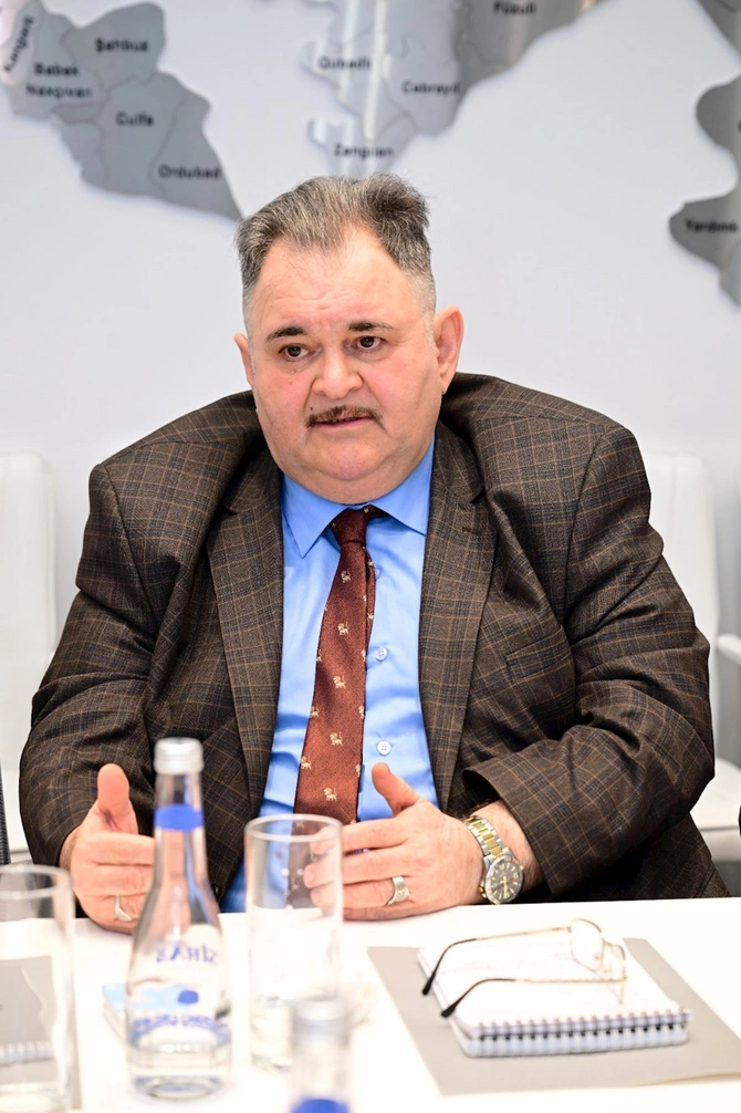 Azərbaycanda sənət tənqidi yeni mərhələdə — Nazir müzakirələr apardı (FOTOLAR)