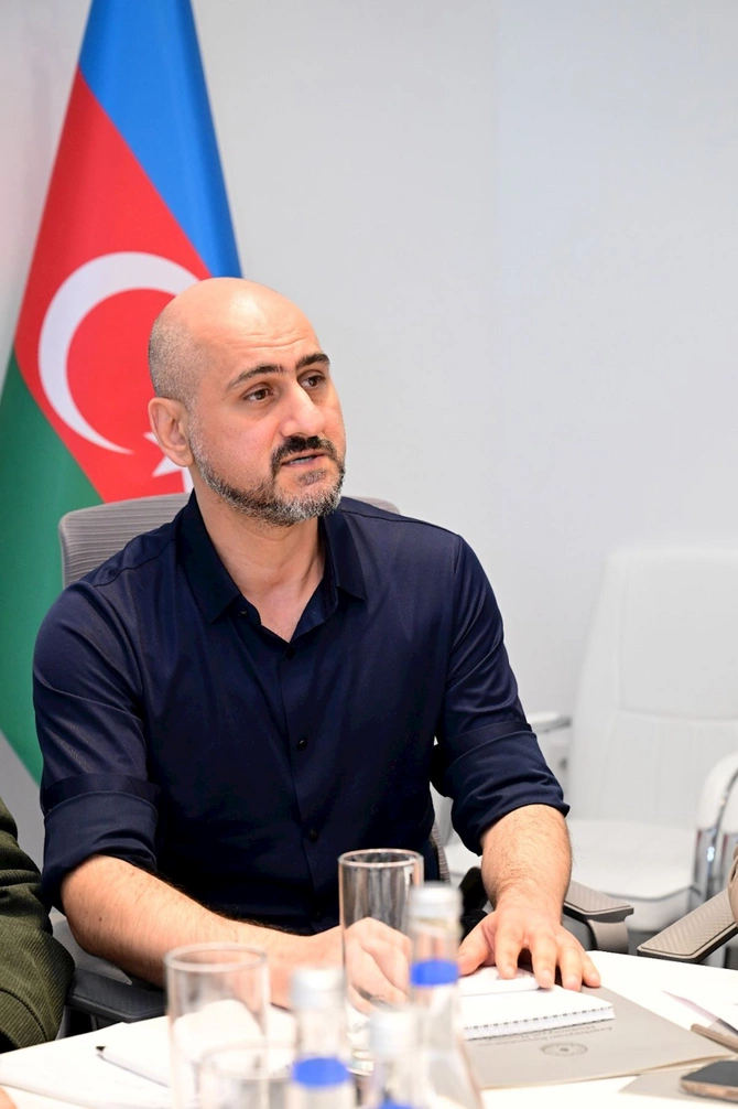 Azərbaycanda sənət tənqidi yeni mərhələdə — Nazir müzakirələr apardı (FOTOLAR)
