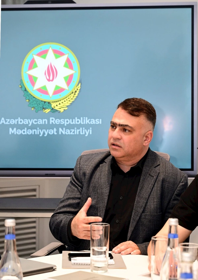 Azərbaycanda sənət tənqidi yeni mərhələdə — Nazir müzakirələr apardı (FOTOLAR)