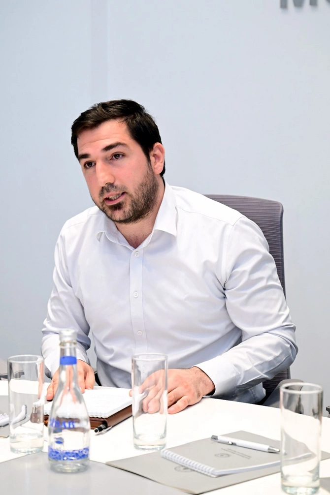Azərbaycanda sənət tənqidi yeni mərhələdə — Nazir müzakirələr apardı (FOTOLAR)