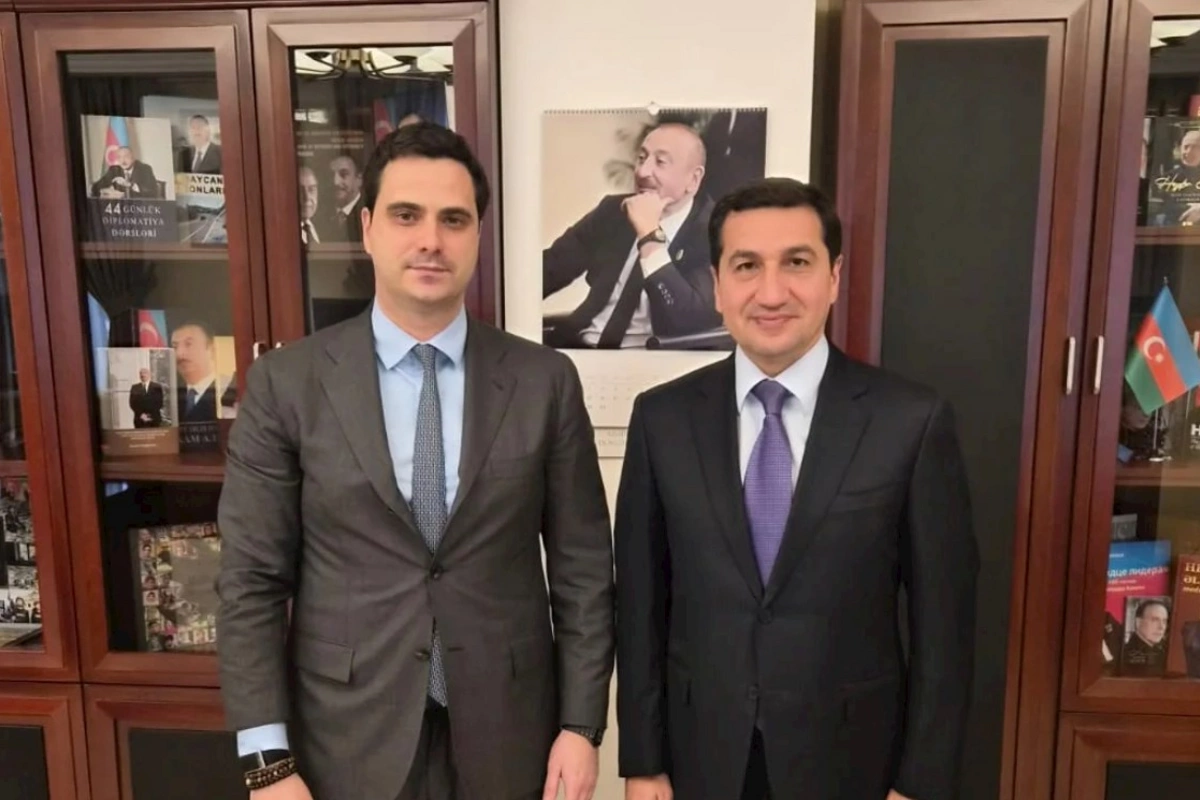 Hikmət Hacıyev ilə Elçin Qasımov Bakı və Bratislava arasında əməkdaşlığı müzakirə ediblər