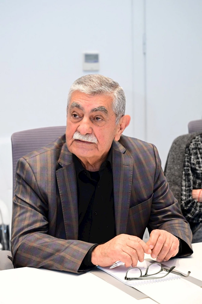 Azərbaycanda sənət tənqidi yeni mərhələdə — Nazir müzakirələr apardı (FOTOLAR)