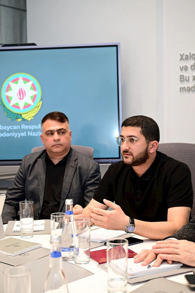 Azərbaycanda sənət tənqidi yeni mərhələdə — Nazir müzakirələr apardı (FOTOLAR)