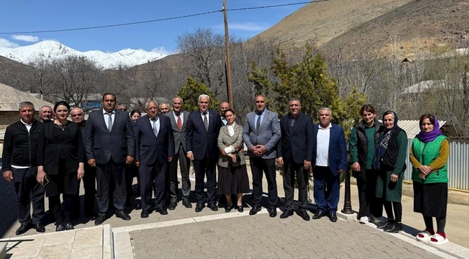 Deputat Vüqar Rəhimzadə Culfada seçiciləri ilə növbəti görüşünü keçirib — FOTOLAR Deputat Vüqar Rəhimzadə Culfada seçiciləri ilə növbəti görüşünü keçirib — FOTOLAR