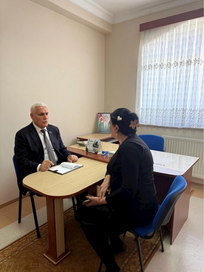 Deputat Vüqar Rəhimzadə Culfada seçiciləri ilə növbəti görüşünü keçirib — FOTOLAR Deputat Vüqar Rəhimzadə Culfada seçiciləri ilə növbəti görüşünü keçirib — FOTOLAR