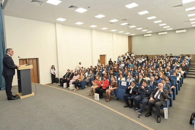 Qarabağ Universitetində I Qarabağ Təhsil Forumu işə başlayıb — FOTOLAR Qarabağ Universitetində I Qarabağ Təhsil Forumu işə başlayıb — FOTOLAR