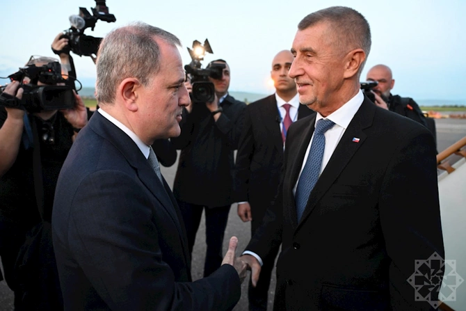 Çexiyanın Baş naziri Azərbaycandadır — FOTOLAR Çexiyanın Baş naziri Azərbaycandadır — FOTOLAR