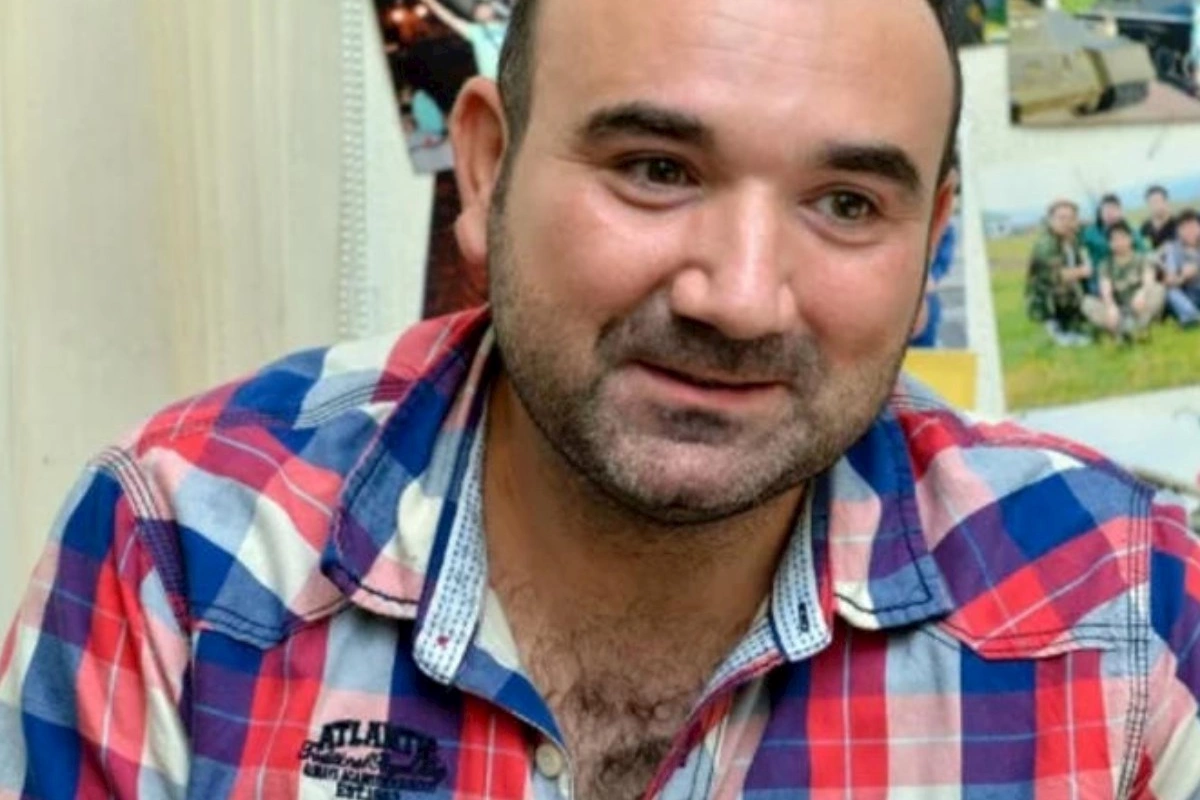 Azərbaycanlı aktyor yıxılıb ayağını sındırdı