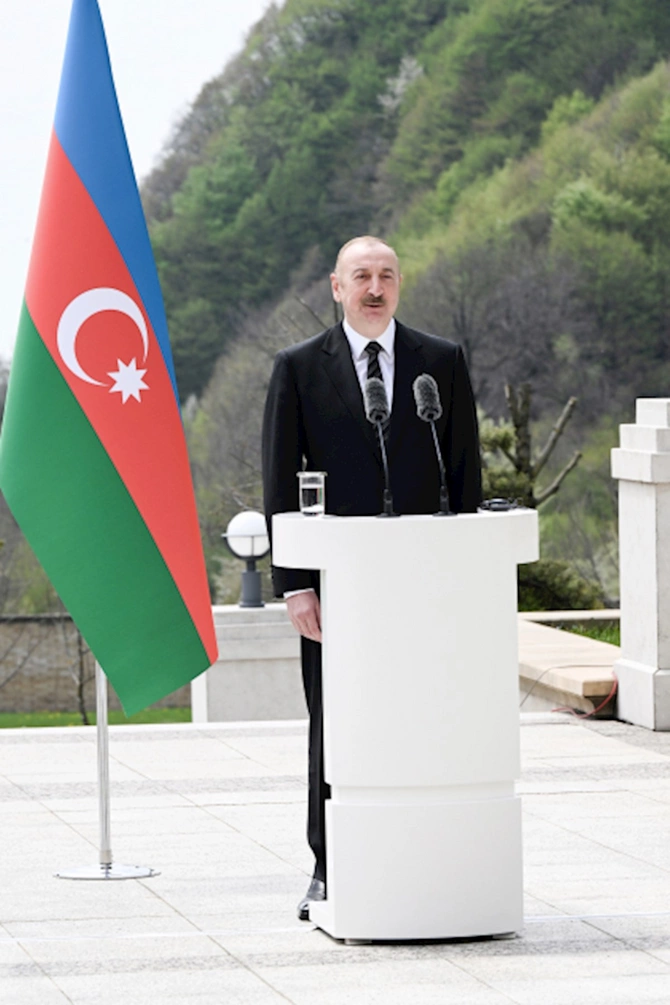 İlham Əliyev və Andrey Babiş mətbuata bəyanatlarla çıxış ediblər — FOTOLAR (YENİLƏNİB)