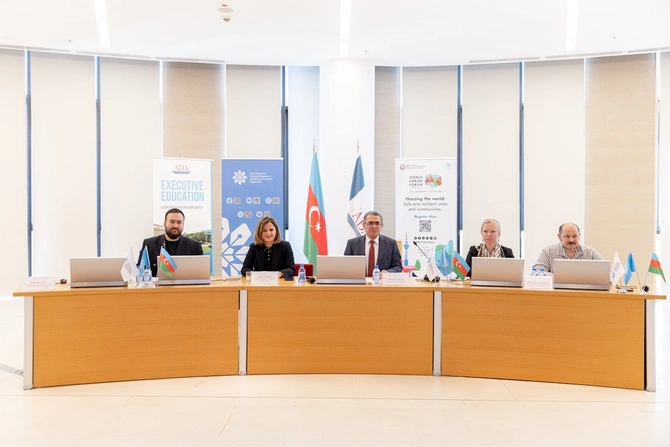 WUF13 çərçivəsində media nümayəndələri üçün növbəti məlumatlandırma sessiyası keçirilib — FOTOLAR