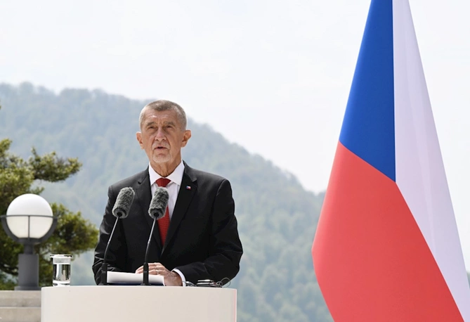 İlham Əliyev və Andrey Babiş mətbuata bəyanatlarla çıxış ediblər — FOTOLAR (YENİLƏNİB)