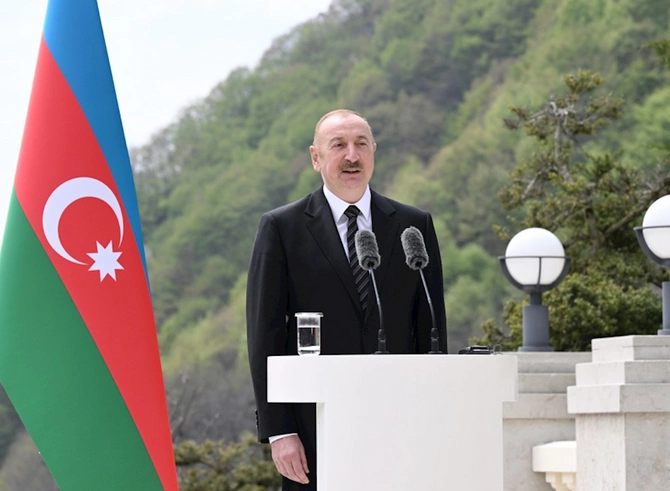 İlham Əliyev və Andrey Babiş mətbuata bəyanatlarla çıxış ediblər — FOTOLAR (YENİLƏNİB)