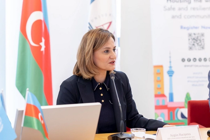 WUF13 çərçivəsində media nümayəndələri üçün növbəti məlumatlandırma sessiyası keçirilib — FOTOLAR