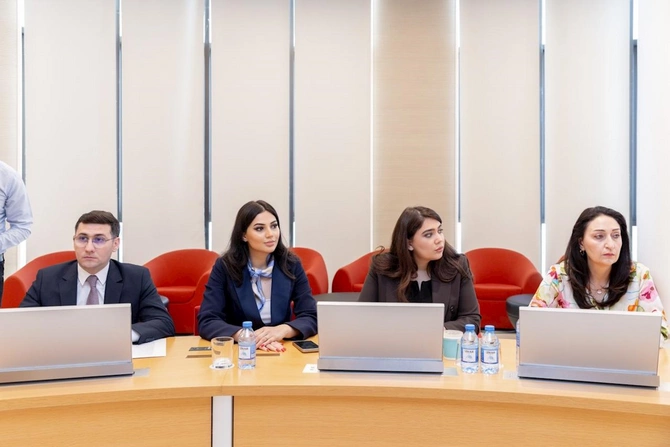 WUF13 çərçivəsində media nümayəndələri üçün növbəti məlumatlandırma sessiyası keçirilib — FOTOLAR