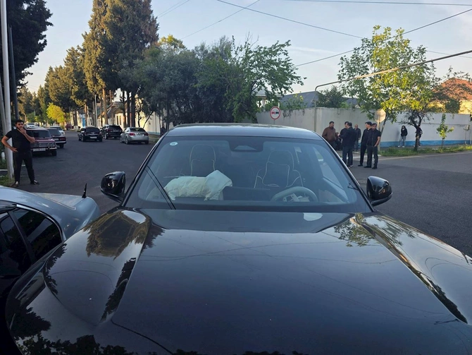 AYB-nin mətbuat katibi qəzaya düşdü — FOTOLAR