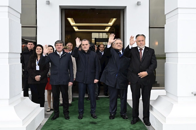Babişin Azərbaycana səfəri başa çatdı — FOTOLAR Babişin Azərbaycana səfəri başa çatdı — FOTOLAR