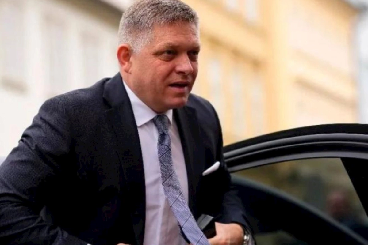 Qonşu ölkələr uçuşa icazə vermədi, Moskvaya avtomobillə gedəcək