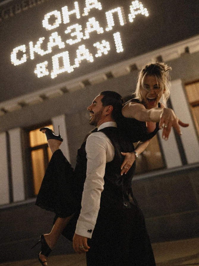 Azərbaycanlı şoumen eks-xanımına xəyanət etdiyi aktrisa ilə evlənir — FOTOLAR Azərbaycanlı şoumen eks-xanımına xəyanət etdiyi aktrisa ilə evlənir — FOTOLAR
