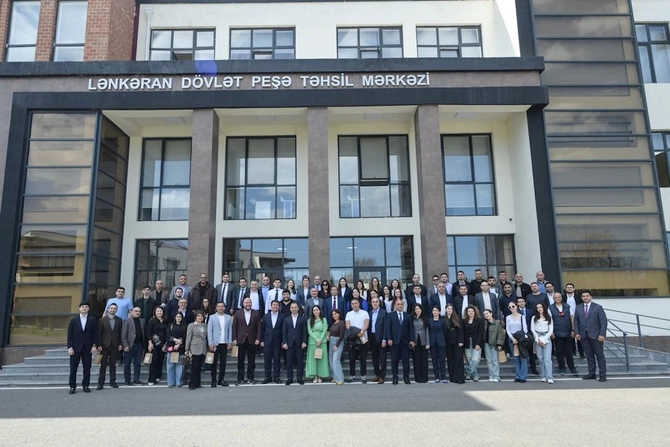 Lənkəran Dövlət Peşə Təhsil Mərkəzinə infotur — FOTOLAR