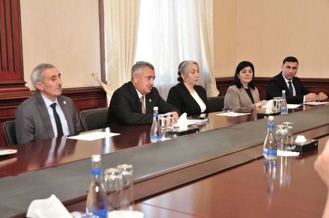 Abşeronda Aprel döyüşlərində şəhidlik zirvəsinə ucalan qəhrəmanlarımızın ailələri ilə görüş keçirildi — FOTOLAR Abşeronda Aprel döyüşlərində şəhidlik zirvəsinə ucalan qəhrəmanlarımızın ailələri ilə görüş keçirildi — FOTOLAR
