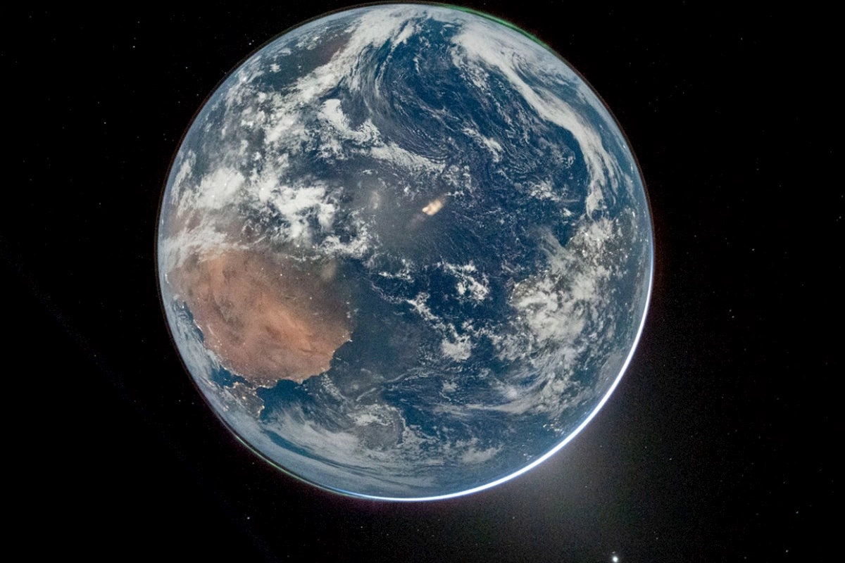 54 ildə ilk dəfə astronavtlar bütün Yer kürəsinin fotoşəkilini çəkib
