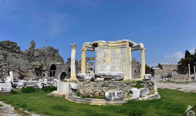 Side Antik Şəhəri: Tarix və Turizmin Qovuşduğu Aralıq Dənizi İncisi — FOTOLAR Side Antik Şəhəri: Tarix və Turizmin Qovuşduğu Aralıq Dənizi İncisi — FOTOLAR