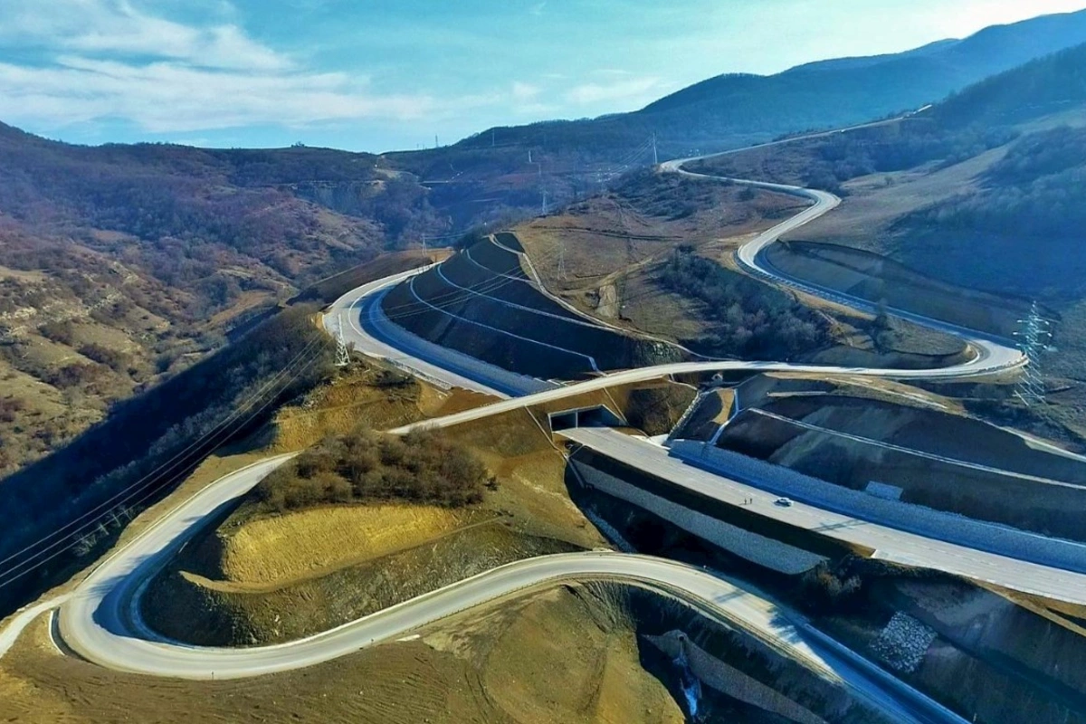 Zəfər yolu ödənişsiz saxlanılıb