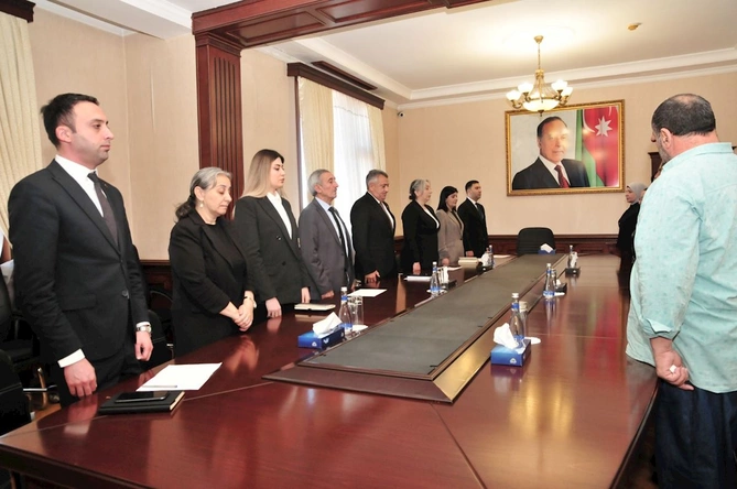 Abşeronda Aprel döyüşlərində şəhidlik zirvəsinə ucalan qəhrəmanlarımızın ailələri ilə görüş keçirildi — FOTOLAR Abşeronda Aprel döyüşlərində şəhidlik zirvəsinə ucalan qəhrəmanlarımızın ailələri ilə görüş keçirildi — FOTOLAR