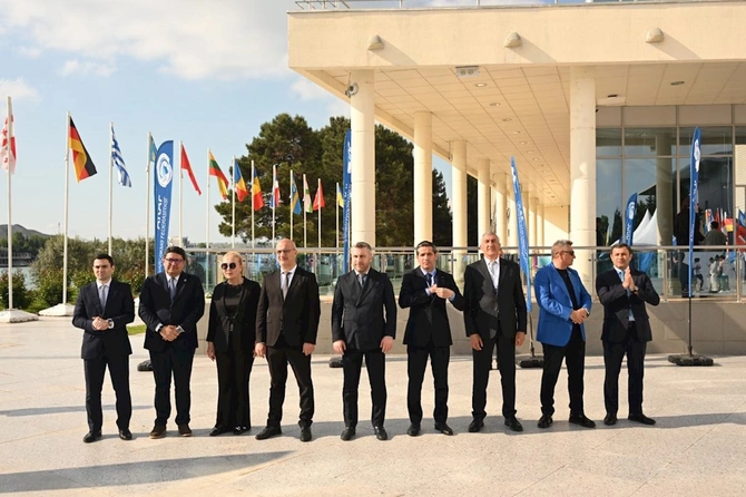 Avarçəkənlərimizdən ilk qızıl medal — FOTOLAR Avarçəkənlərimizdən ilk qızıl medal — FOTOLAR