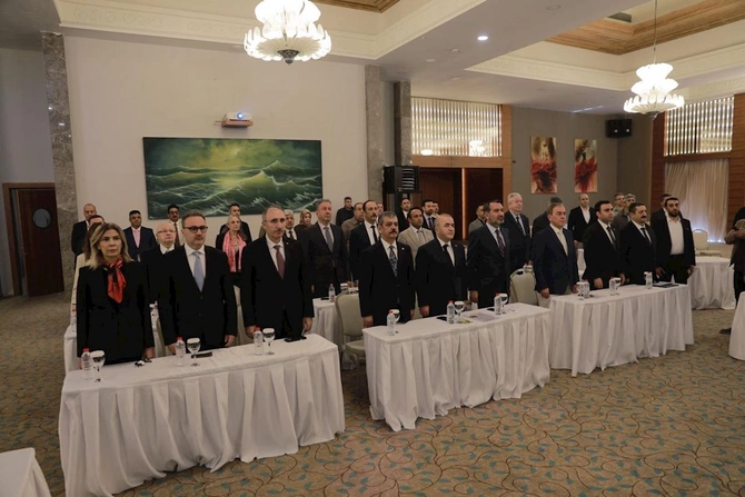 Elazığda “Uluslararası Sağlık Turizmi Zirvesi” uğurla başa çatdı — FOTOLAR