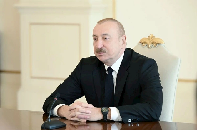İlham Əliyev Avropa çempionatında komanda hesabında çempion olan güləşçiləri qəbul edib — FOTOLAR (YENİLƏNİB) İlham Əliyev Avropa çempionatında komanda hesabında çempion olan güləşçiləri qəbul edib — FOTOLAR (YENİLƏNİB)