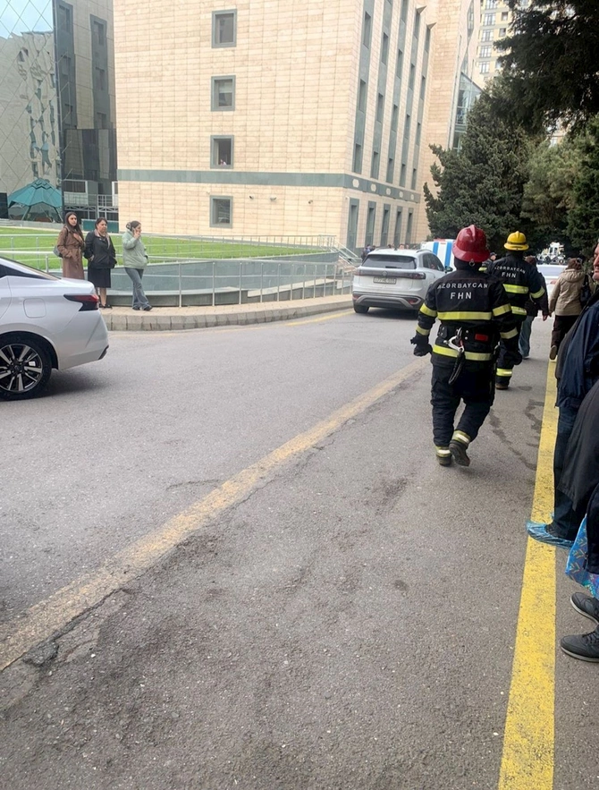Milli Onkologiya Mərkəzində partlayış — Xəstə öldü, həkim yaralandı (FOTOLAR) Milli Onkologiya Mərkəzində partlayış — Xəstə öldü, həkim yaralandı (FOTOLAR)