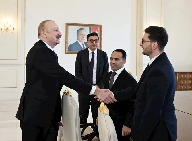 İlham Əliyev Avropa çempionatında komanda hesabında çempion olan güləşçiləri qəbul edib — FOTOLAR (YENİLƏNİB) İlham Əliyev Avropa çempionatında komanda hesabında çempion olan güləşçiləri qəbul edib — FOTOLAR (YENİLƏNİB)