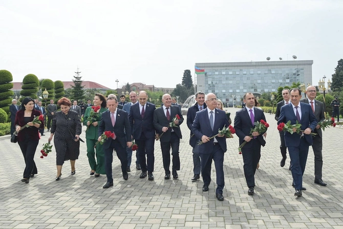 Lənkəranda Təhsil Forumu keçirildi — FOTOLAR