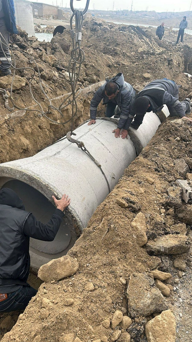 Leysana görə Puta gölünə beton boru qoyuldu — FOTOLAR Leysana görə Puta gölünə beton boru qoyuldu — FOTOLAR